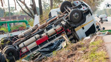 Austin Semi-Truck Rollover Accidents: Causes and Compensation